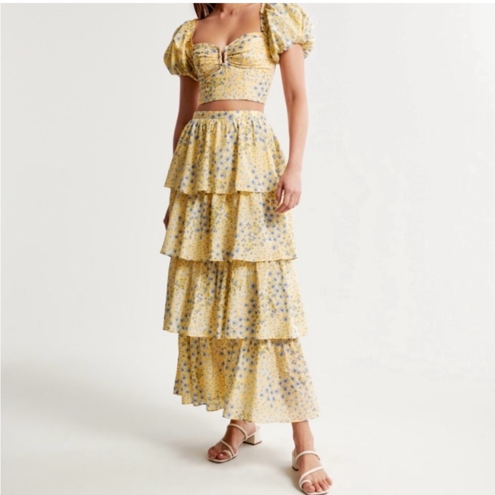 Abercrombie NWT Yellow Floral Tiered Maxi skirt women’s Small